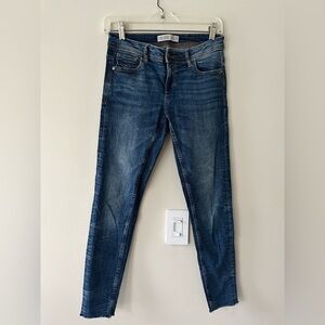 Zara Basic Z1975 Medium Wash Skinny Jeans Raw Hem Size 04